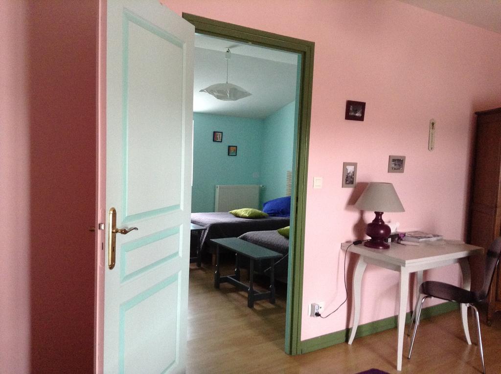 Chambres D'Hotes L'En Haut Des Vignes Mérignac Rum bild