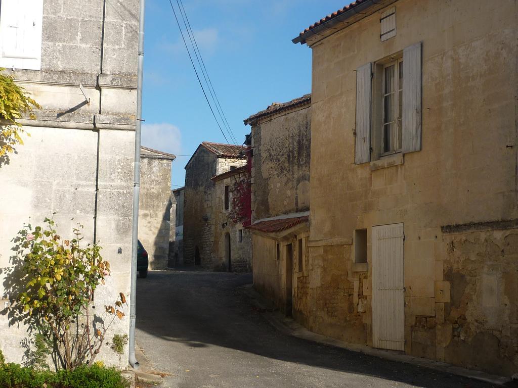 Chambres D'Hotes L'En Haut Des Vignes Mérignac Exteriör bild