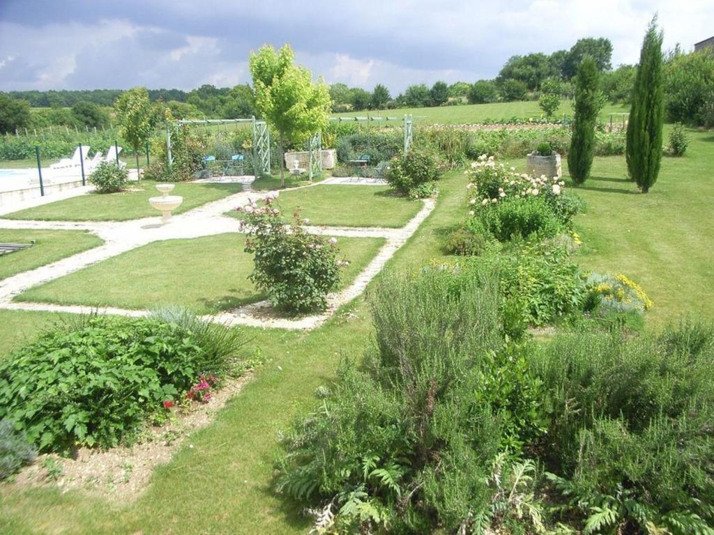 Chambres D'Hotes L'En Haut Des Vignes Mérignac Exteriör bild